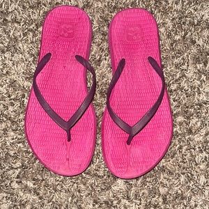 Cushy pink and purple flip flop. Size 8/9
